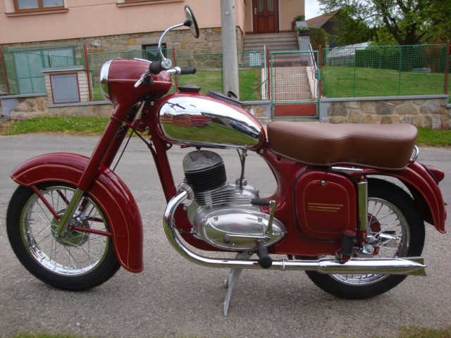 Jawa 250 Půlbuben