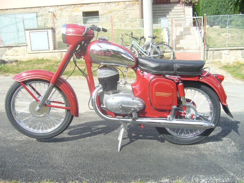 jawa-250-sport-2
