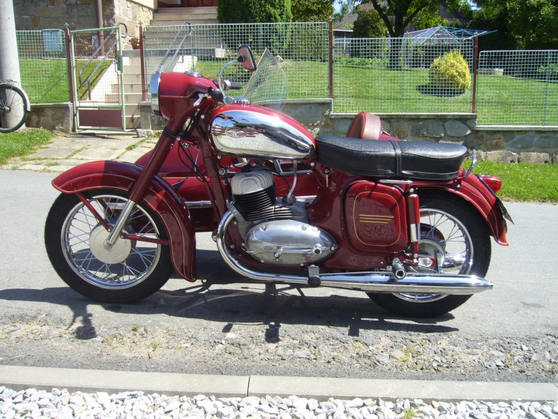 jawa-350-360-se-sidecarem-2