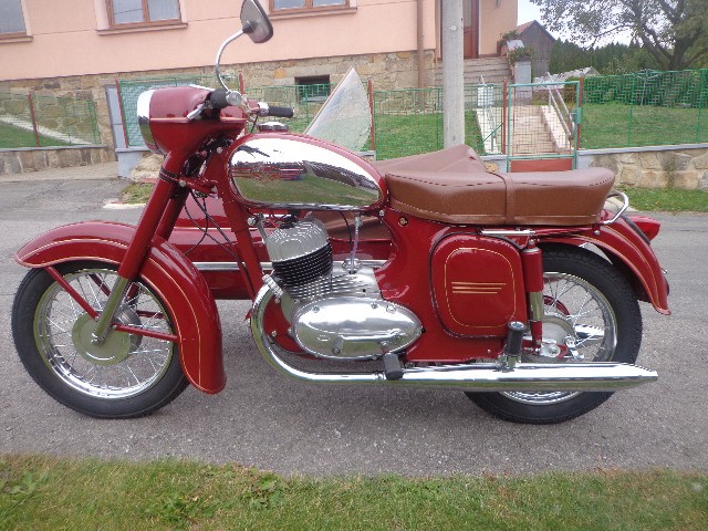 jawa-350-360-side-1